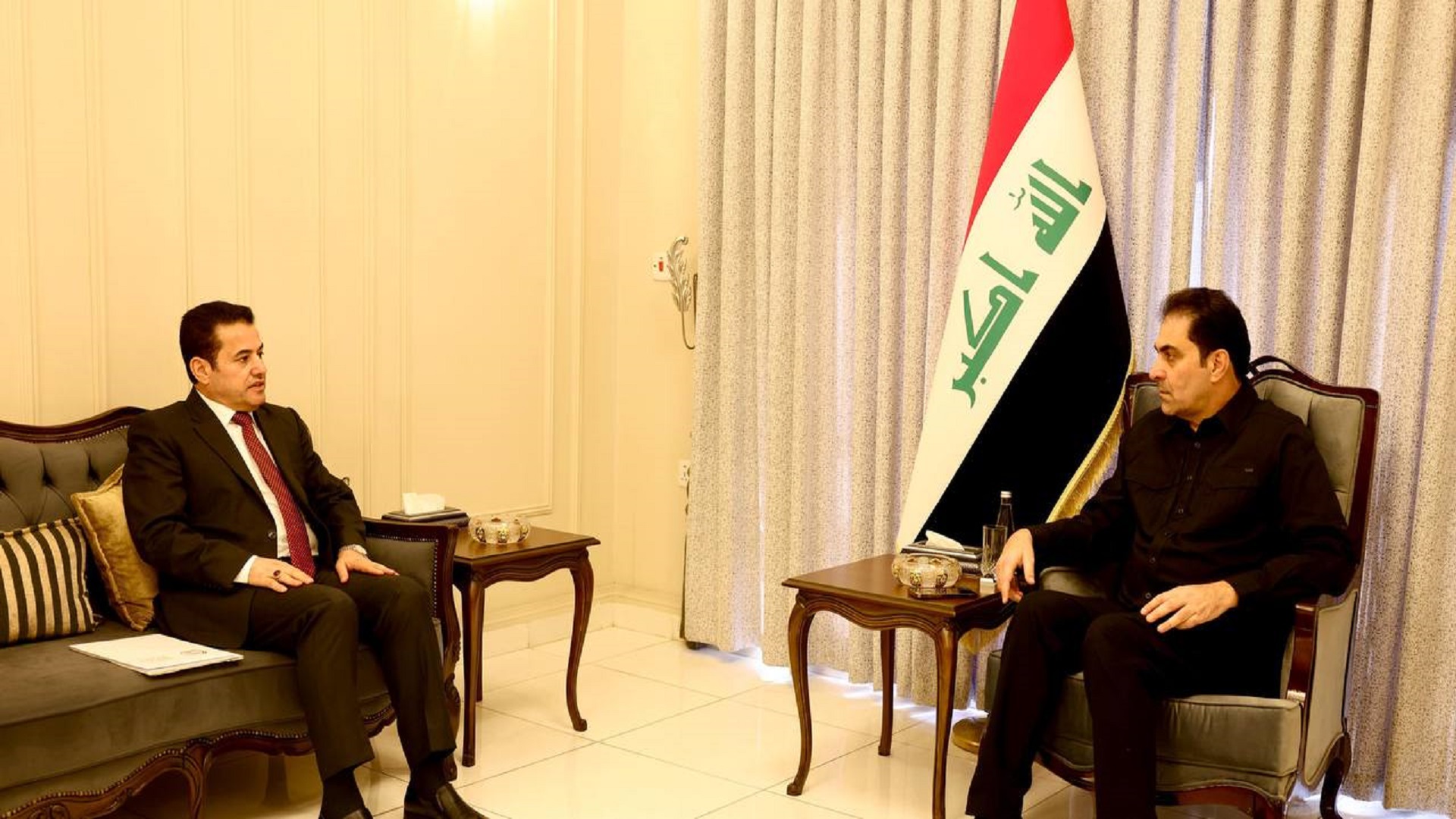 الاعرجي والمندلاوي يبحثان ملف وجود التحالف الدولي في العراق 